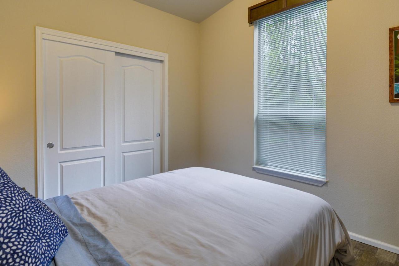 Hoodsport Vacation Rental With Private Lake Access! Exterior foto